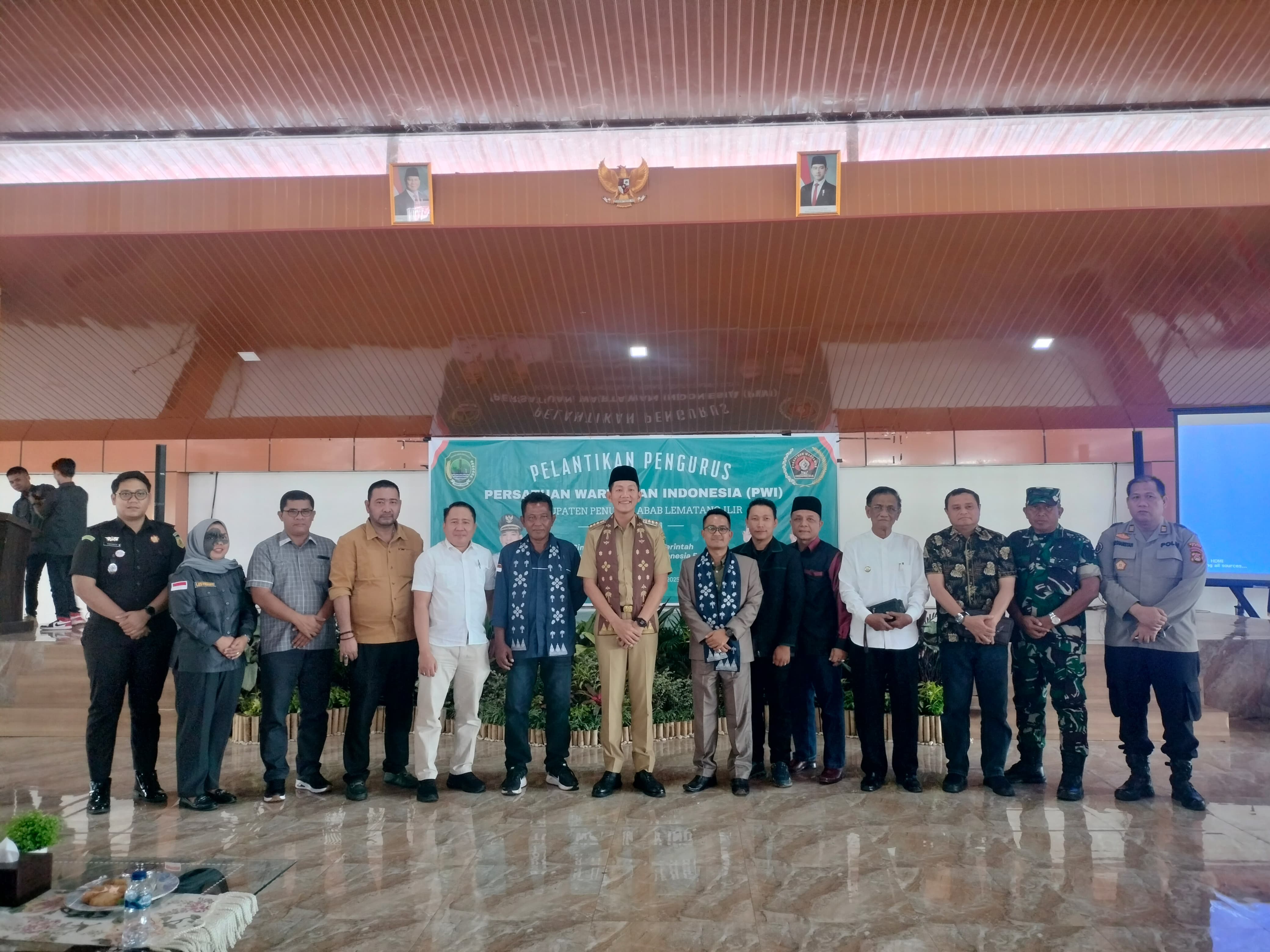 Bawaslu PALI Hadiri Pelantikan Pengurus PWI PALI 2025-2028 