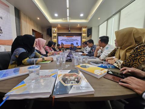  Bawaslu PALI Serahkan Laporan Komprehensif Pengawasan ke Bawaslu RI 