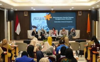 Diskusi Bedah Buku Srikandi Mengawasi: Kisah Perempuan Pengawas Pemilu dalam Mengawasi Pemilu 2024 di Batam, Kepulauan Riau, Selasa (12/8/2025).